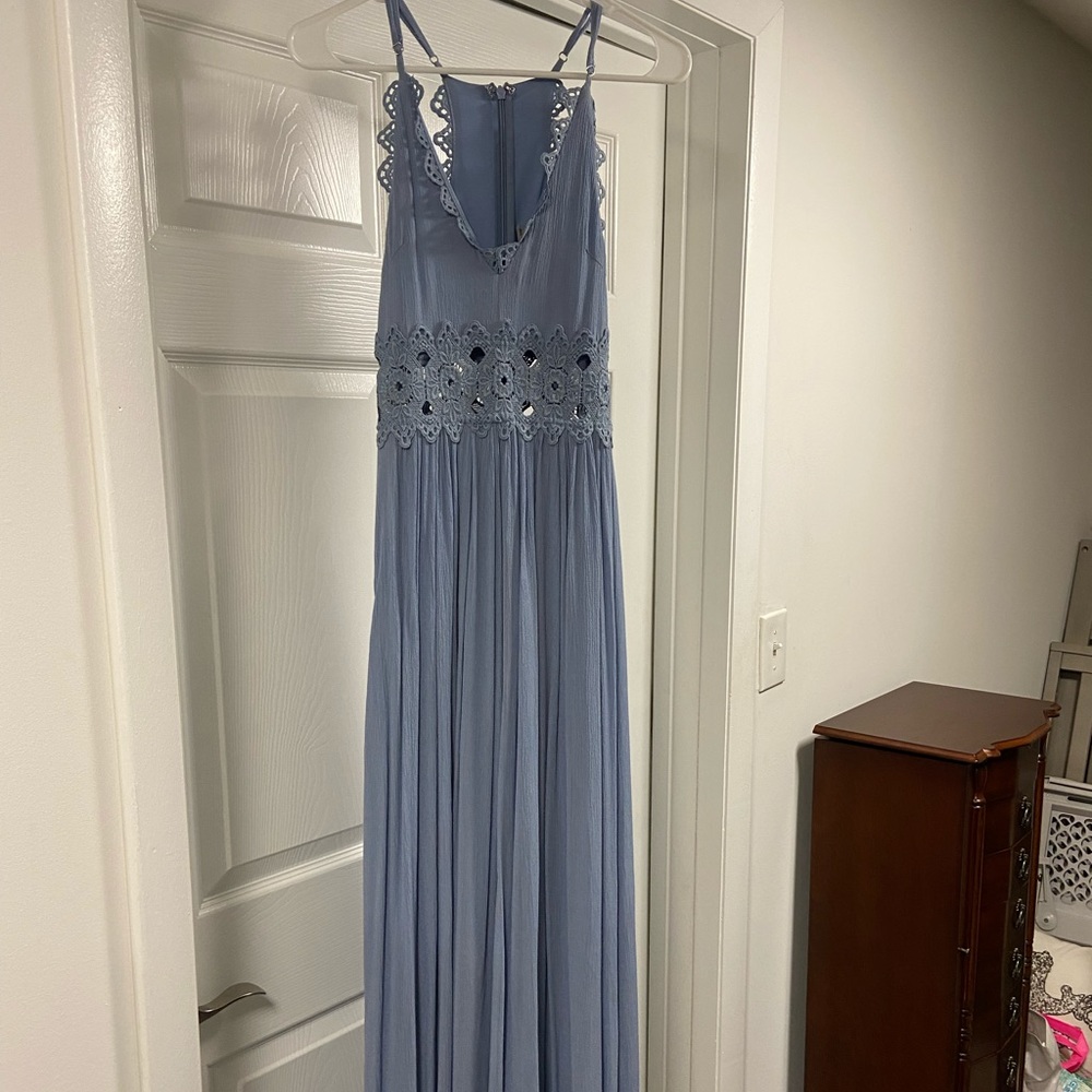 Beautiful Lulus dress size XS.